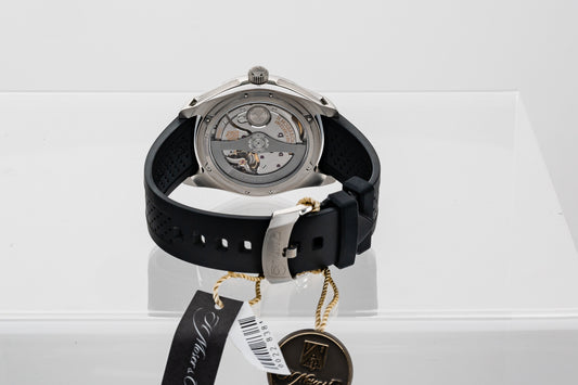 H. Moser & Cie Pioneer Centre Seconds Mad Red