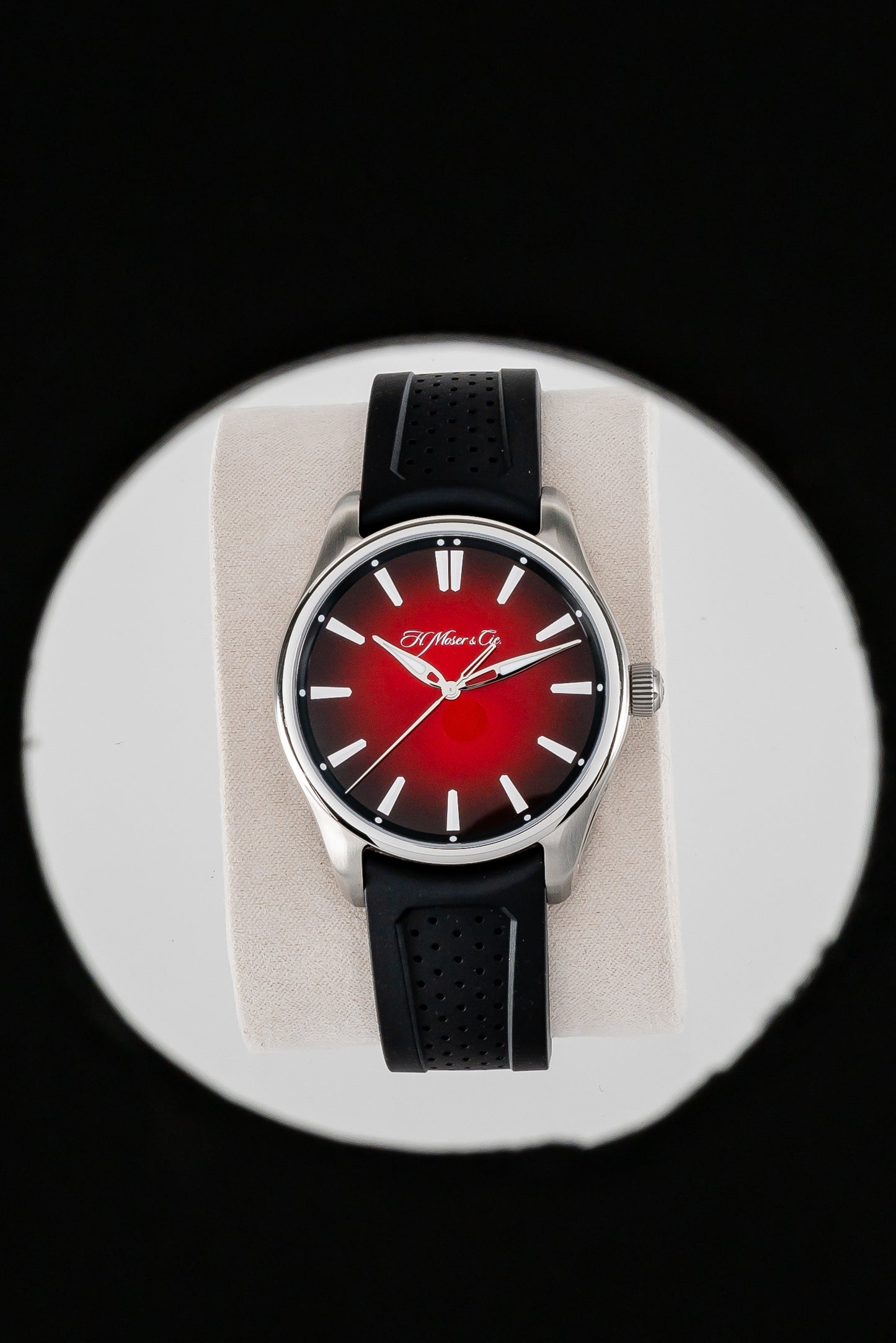H. Moser & Cie Pioneer Centre Seconds Mad Red