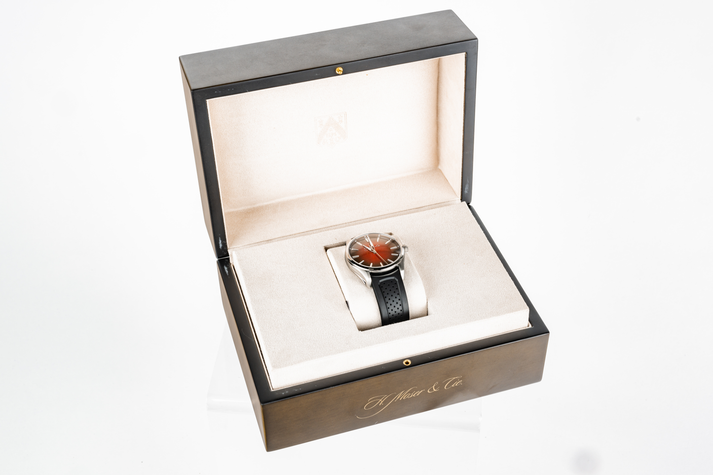 H. Moser & Cie Pioneer Centre Seconds Mad Red